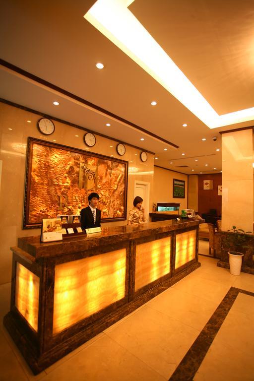 Royal Gate Hotel Hanoi Buitenkant foto